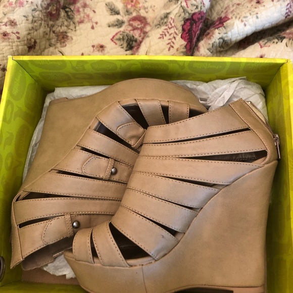 Wedges - Picture 2 of 4